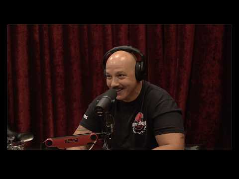 Rogan & Gomez: content moderation YouTube pandemic lab leak